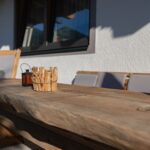 ApartTyrolGartenTisch
